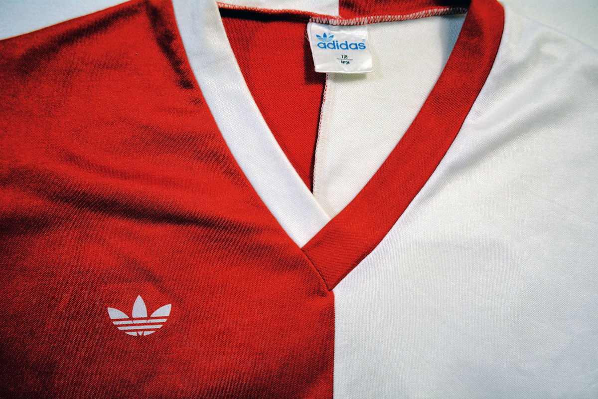1979 - 1980 Adidas Feyenoord thuisshirt Rood-wit, Rugnummer 20, Made in West-Germany 