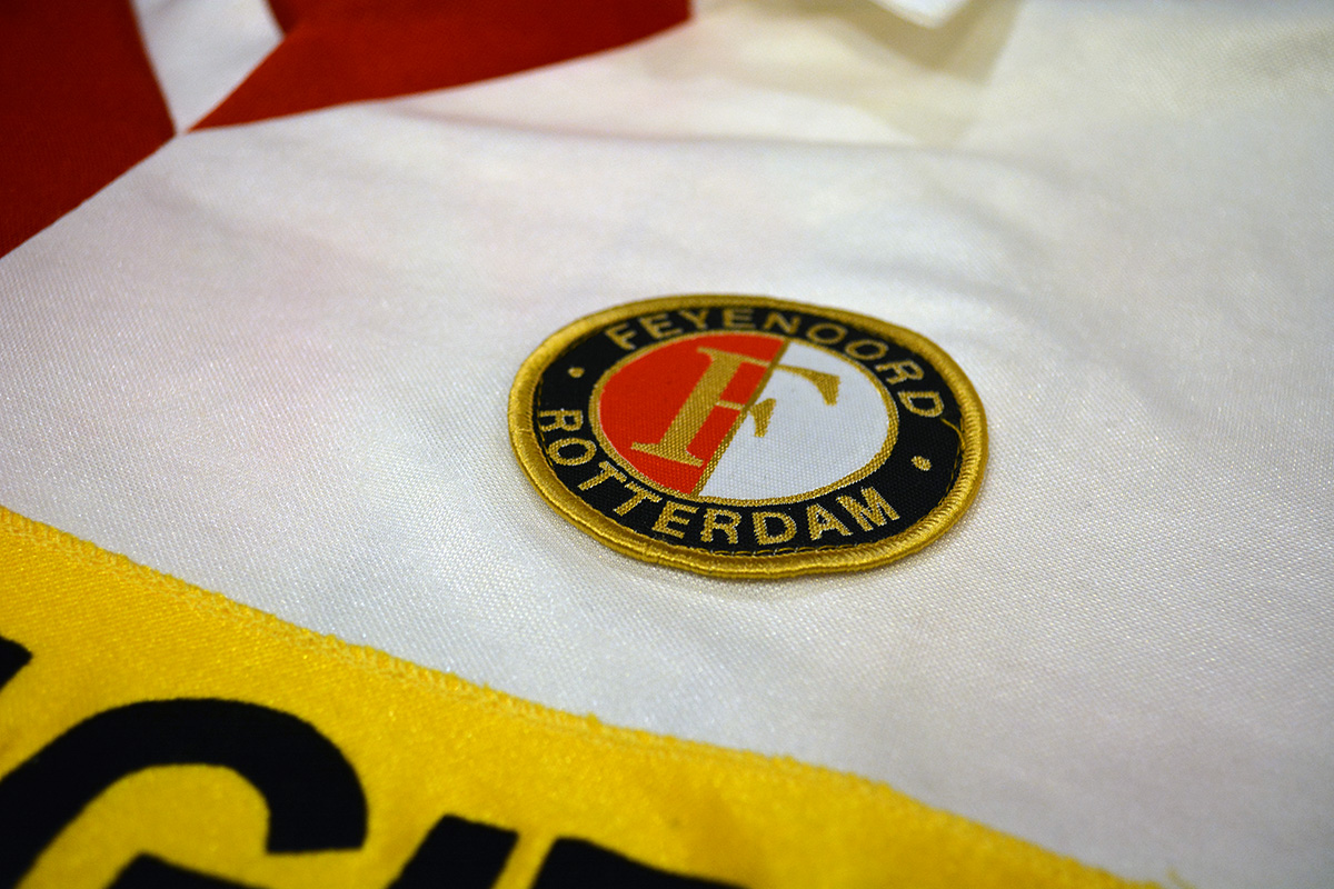 1983 - 1984, PUMA Feyenoord Thuisshirt, Sponsor Gouden Gids (5)