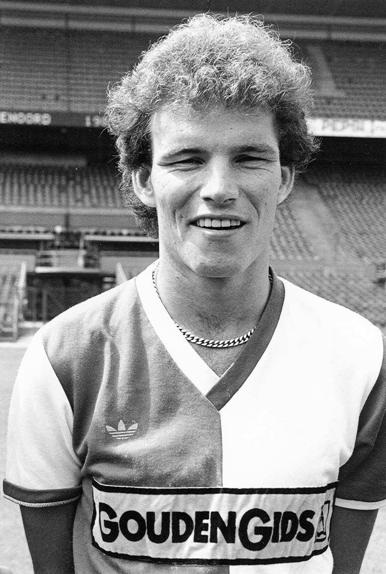 Michel Valke in zijn enige seizoen voor Feyenoord één., 1982 - 1983 met het eerste gesponsorde Feyenoord Shirt